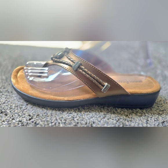 Minnetonka Silverthrone Women Flip Flop Sandals SZ 8 Silver Aztec Tribal Western - Picture 8 of 13